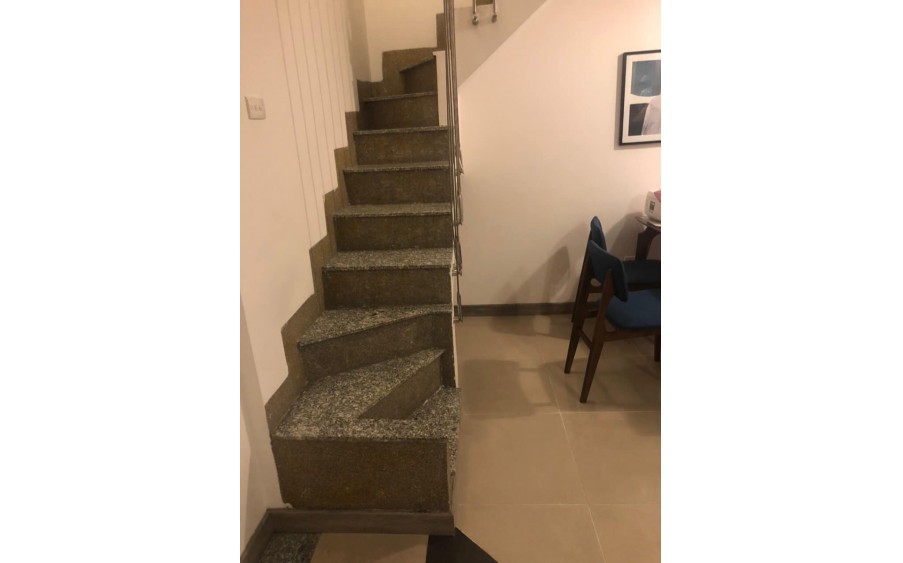 Cho thuê Ở 6 NGƯỜI, HỘ GĐ, VP nhà ngõ Trần Hưng Đạo-Hoàn Kiếm DT 25 m2 - 4 tầng - 2P, 12 Triệu (CTL)